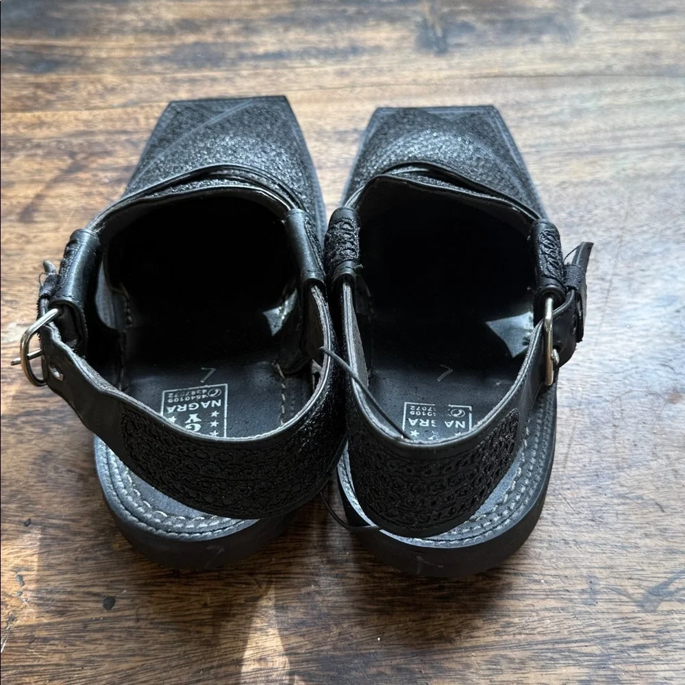 Black Textured Sandals made of genuine leather and recycled tires men’s size 7